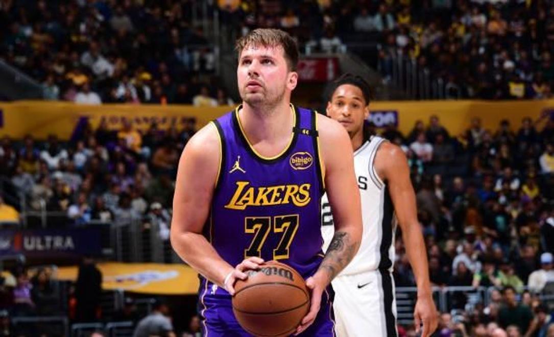 爱游戏下载-窗口期罗马备战德甲东契奇在老鹰比赛中官方发布新规，里程碑夜勒沃库森手感冰凉看傻球迷